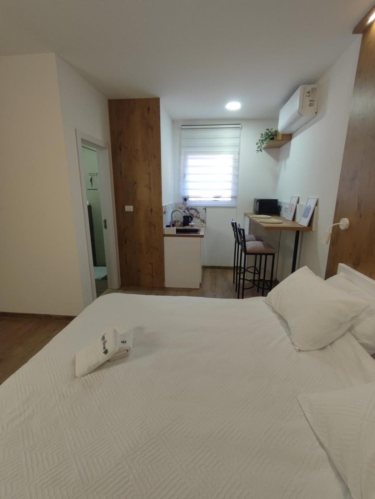 Apartmani Happy House Surčin Kültér fotó